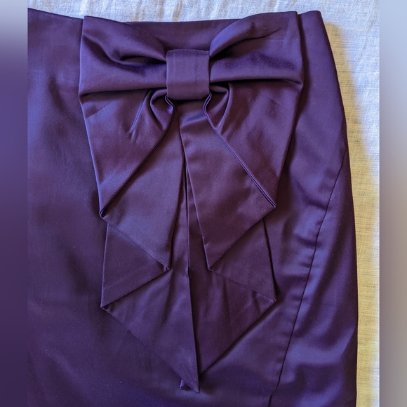 Royal purple pencil skirt H&M size 6 with pretty bow 💜 - Picture 2 of 10
